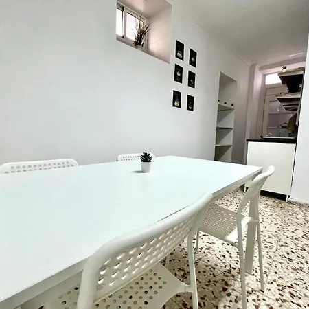 La Casa De La Plaza Vieja * 埃斯特波纳